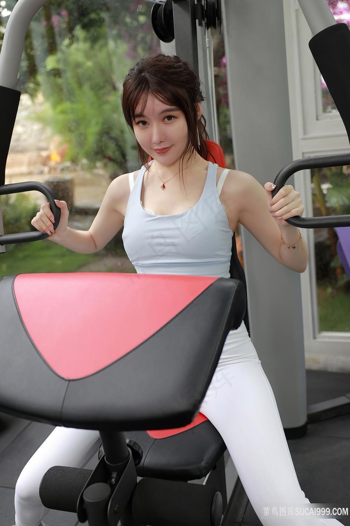 老师极品大乳美女爆乳裸体